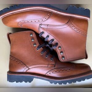 Allen Edmonds Astor Boots 10.5D. Great looking boot with lug soles. Brand new!